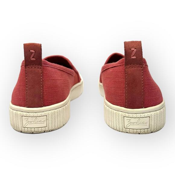 Zodiac Women's Ciara Round-Toe Slip-On Low Platform Sneakers Size 8 Raspberry - Picture 9 of 10